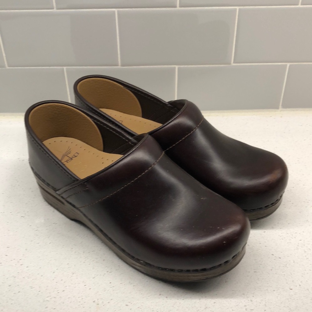 Women’s Dansko brown leather clogs size 39